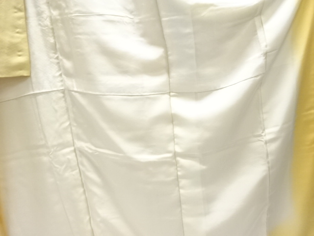  花模様織り出し一つ紋色無地着物